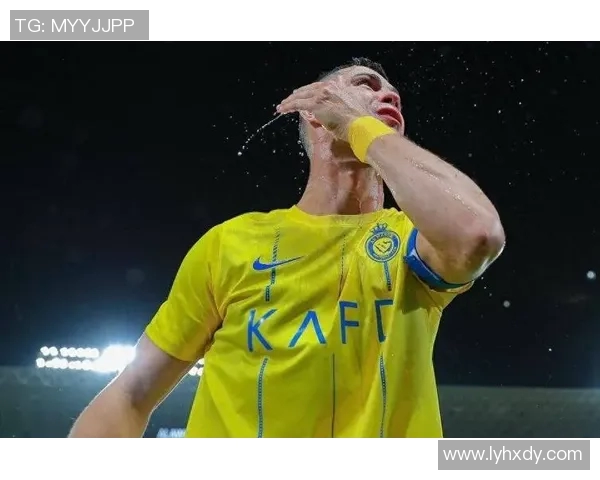 足球明星陈俊杰精彩踢球视频展现超凡技巧与激情瞬间